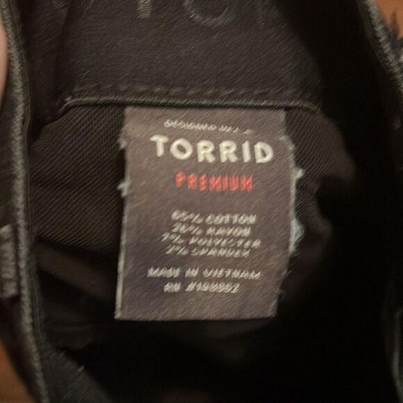 Torrid Black Distressed Ripped Bombshell Skinny Jeans - Picture 12 of 14